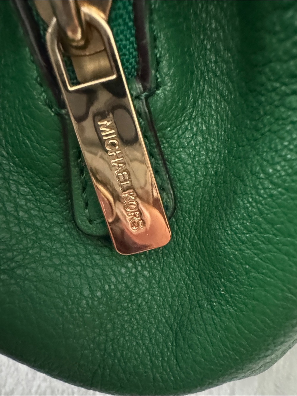 MICHAEL Michael Kors Green Pebbled Leather Shoulder Hobo with Gold Hardware EUC - Picture 8 of 11